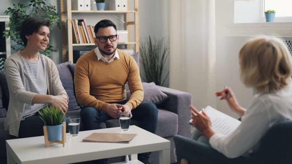 psychiatrist vs therapist